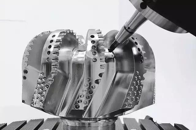 如何有效提高注塑模具加工精度的方法？